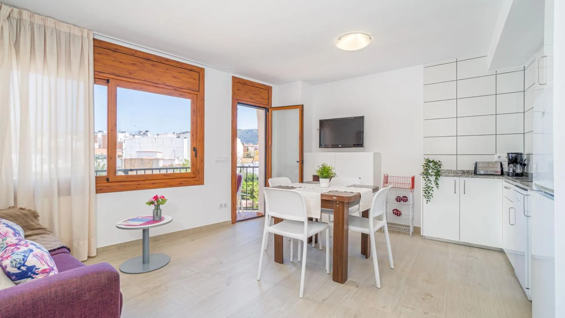 Apart-Rent Apartment Av Rhode 2º 2007 Росас